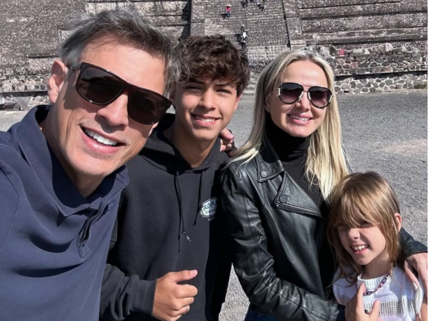 Eliana compartilha registros de férias com família no México: “Abençoados e agradecidos”