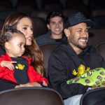 Neymar Jr. realiza premiere para lançamento de animação “Ney Ney” com familiares e amigos