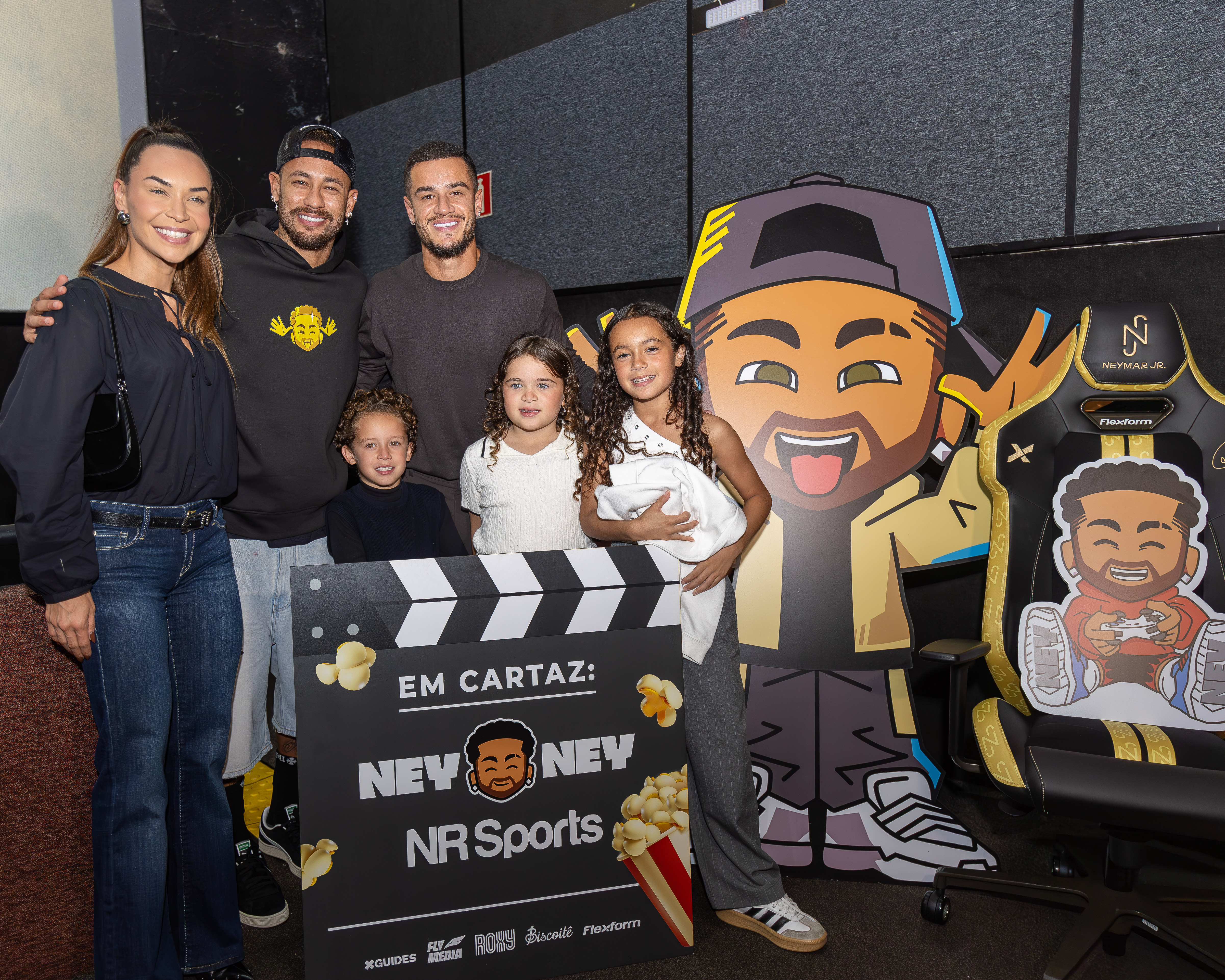 Neymar convidou amigos e família para premiere da animação "Ney Ney" / Fotos: Divulgação NR Sports