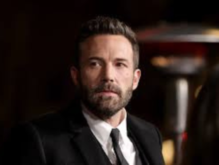 Amigos de Ben Affleck se preocupam com comportamento do ator após divórcio