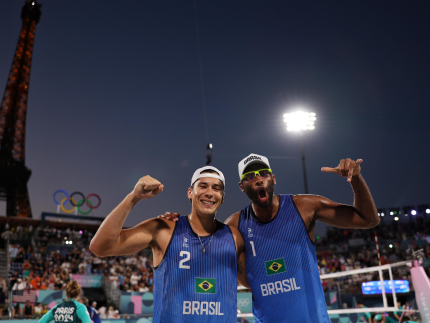 Vôlei de praia: Evandro e Arthur vencem mais uma e terminam fase de grupos invictos