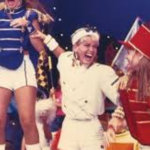 Fãs tumultuam os bastidores do Altas Horas devido Especial de Xuxa e Paquitas