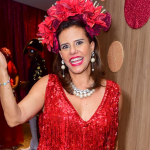 Narcisa leva tombo na escada do Copacabana Palace e é socorrida por equipe médica