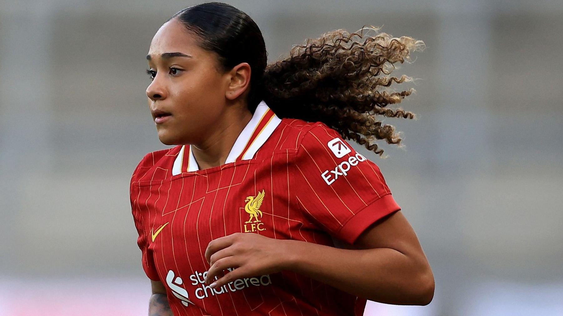 Olivia Smith, contratada pelo Arsenal, se tornou a jogadora mais cara da história do futebol feminino / Reprodução