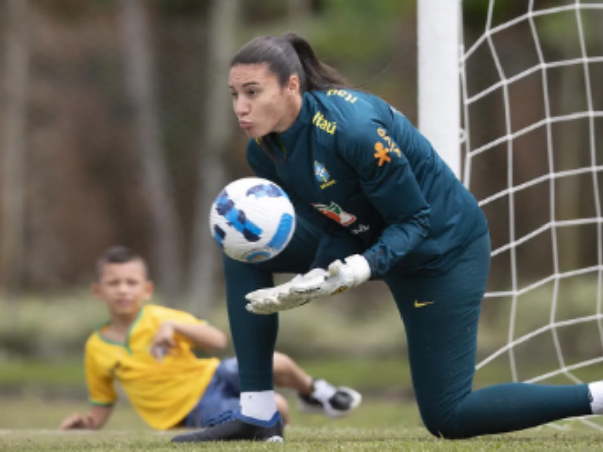 Lorena é goleira no Grêmio e Seleção Brasileira feminina