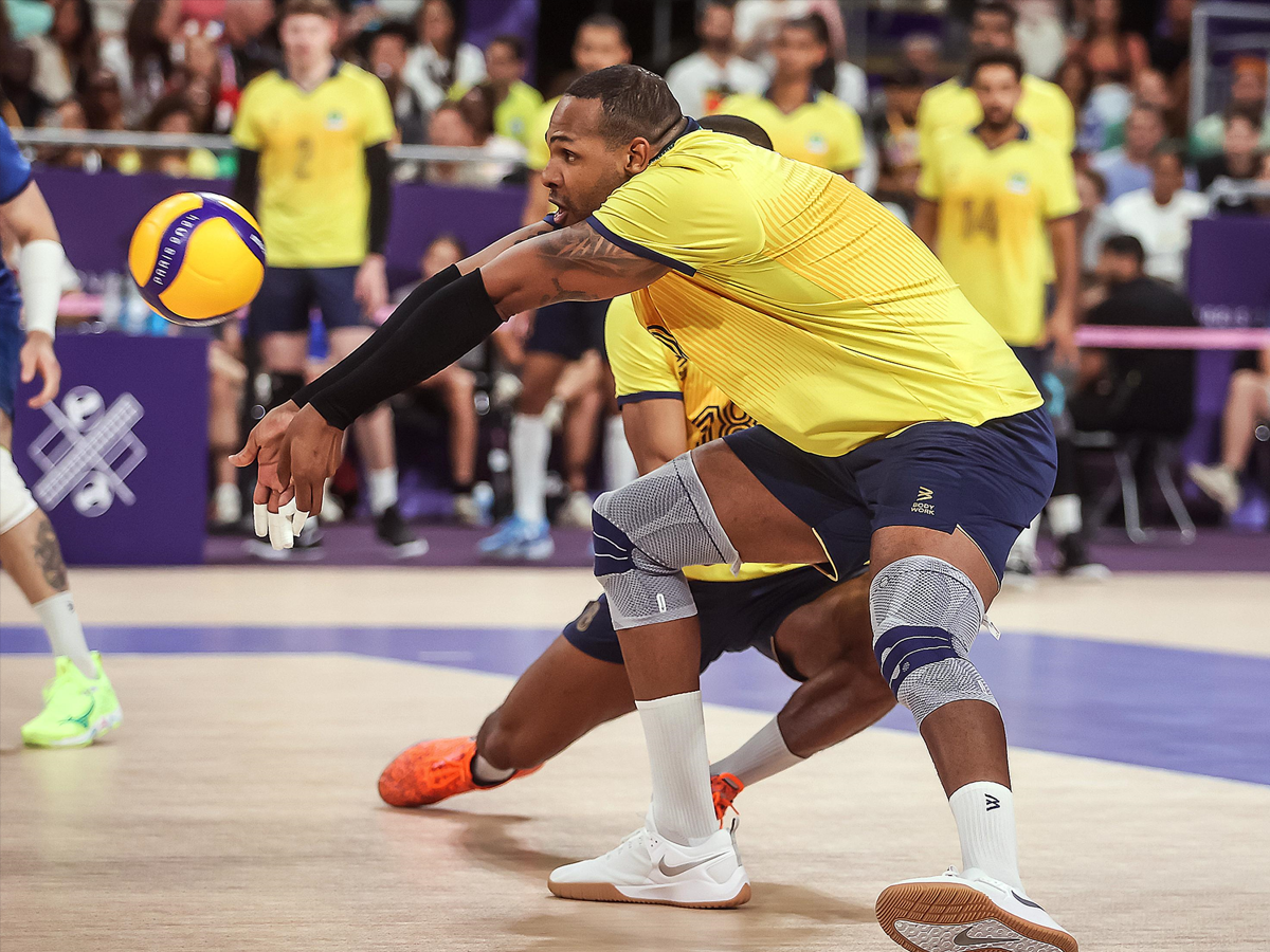 Brasil enfrentou os Estados Unidos pelas quartas de final do torneio masculino de vôlei (Gaspar Nóbrega/COB)