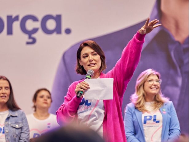 Michelle Bolsonaro diz que pode ser candidata em 2026: “Como uma leoa”
