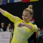Flávia Saraiva conquista ouro na trave de Copa do Mundo de Ginástica Artística