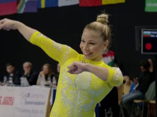 Flávia Saraiva conquista ouro na trave de Copa do Mundo de Ginástica Artística