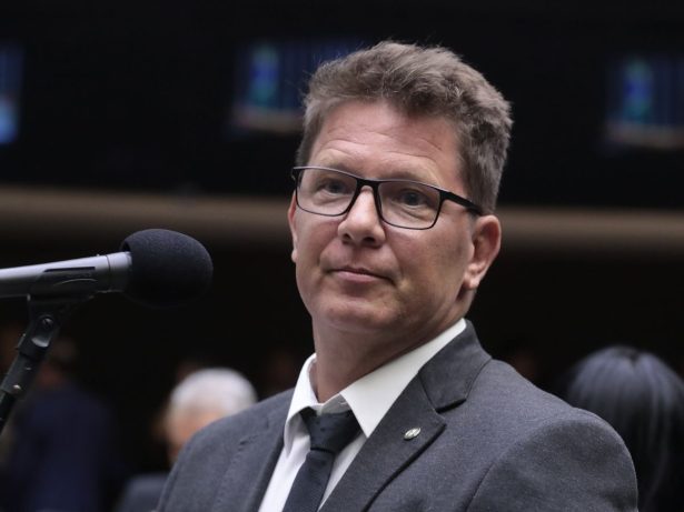 Mario Frias passa mal e é internado após diagnóstico; saiba detalhes