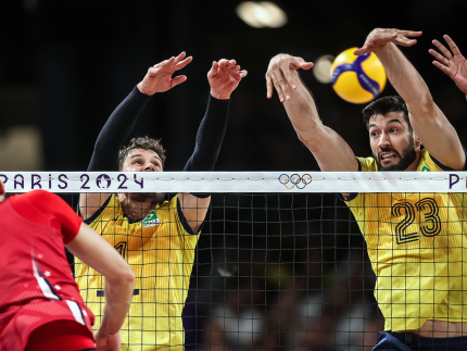 Brasil enfrentou os Estados Unidos pelas quartas de final do torneio masculino de vôlei (Gaspar Nóbrega/COB)