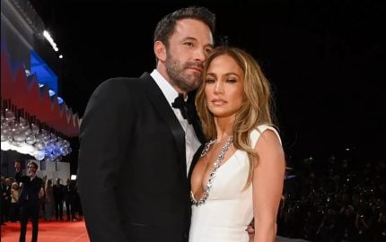 Entre rumores de divórcio, Ben Affleck e Jennifer Lopez passam feriado separados
