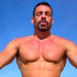 Respira e não pira! Cauã Reymond mostra técnica abdominal e chama atenção na web