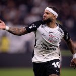 Estudiantes denuncia gesto de Memphis à Conmebol e pede suspensão do atacante