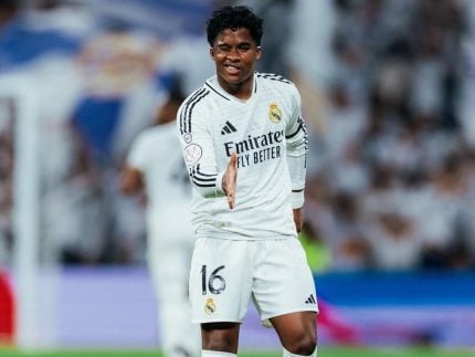 Temporada de estreia de Endrick na Europa supera candidato à Bola de Ouro