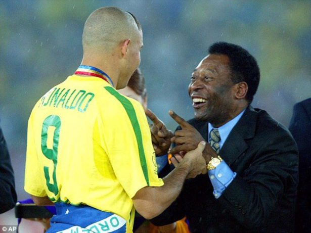 Adriano Imperador surpreende e diz que Ronaldo foi melhor que Pelé