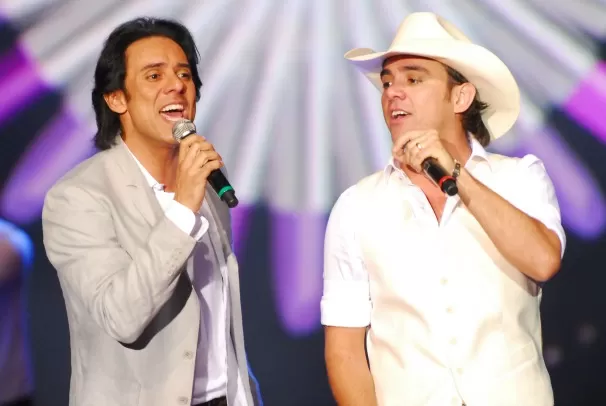 Guilherme e Santiago celebram 30 anos de carreira com gravação de DVD ao vivo em SP
