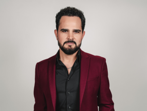 Luciano Camargo celebra novo single Gospel e anuncia contrato com Allan Caramaschi