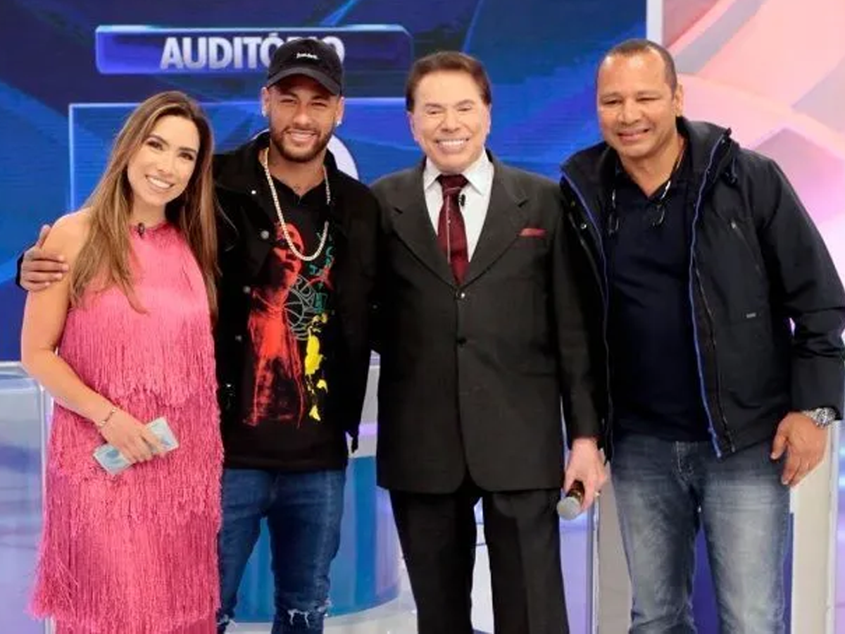 Silvio Santos, Patrícia Abravanel, Neymar Jr. e Neymar Pai no Programa Silvio Santos (Reprodução)