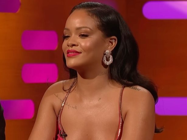 Vem bebê aí? Rihanna reage a rumores de nova gestação com alfinetada