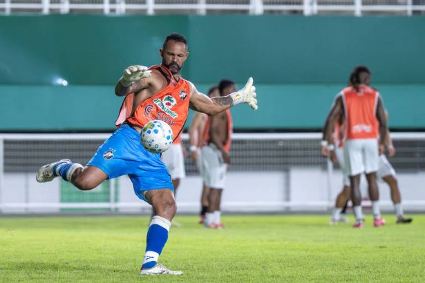 Goleiro Bruno defende dois pênaltis, mas Vasco-AC é eliminado da Copa do Brasil