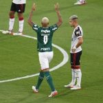 Após provocação e derrota na final, Andreas Pereira arquiva fotos com camisa do Flamengo