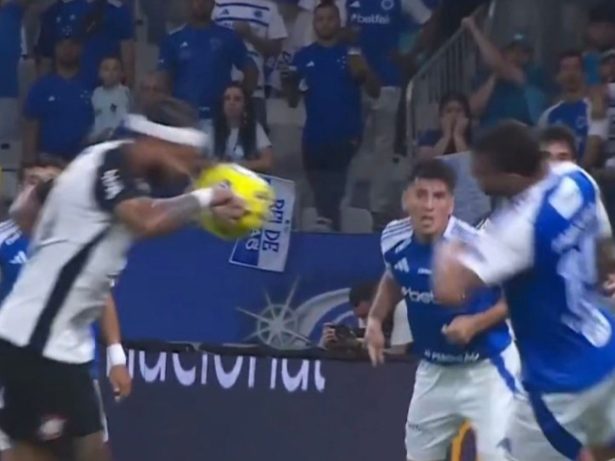 Após uso de IA ser especulado, imagem que mostrou toque no braço de Memphis é confirmada