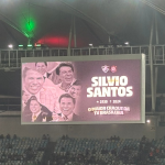 Silvio Santos é homenageado durante partida do Fluminense e Corinthians no Maracanã