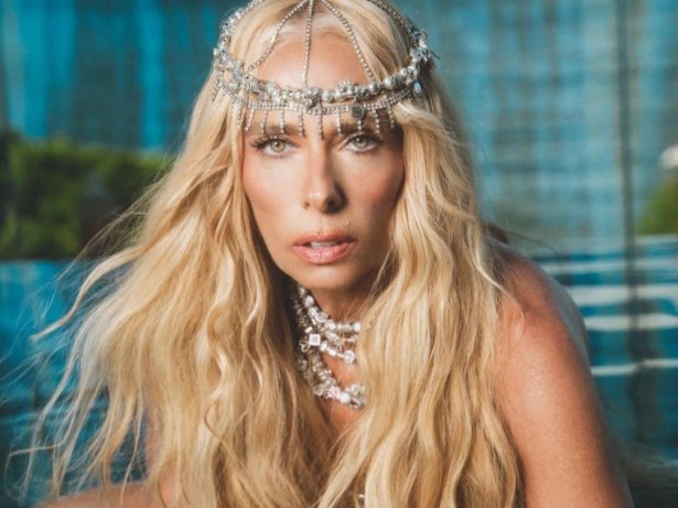 Adriane Galisteu confirma presença e será a estrela do Baile de Máscaras do Fairmont Rio
