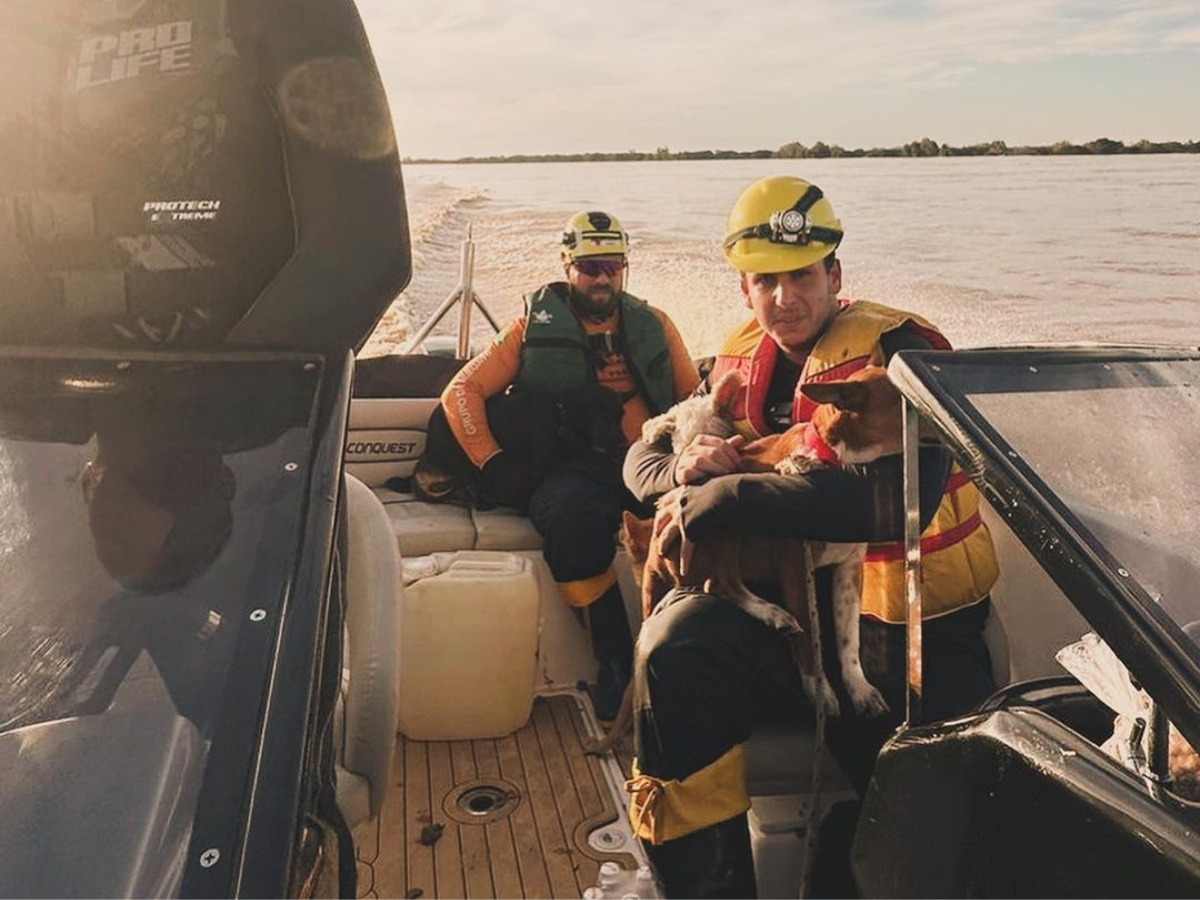 Deputado de SP Rafael Saraiva participa de operação de resgate no Rio Grande do Sul