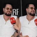 “É o marketing”, brinca Marrone sobre dizer que é “meio gay” durante show