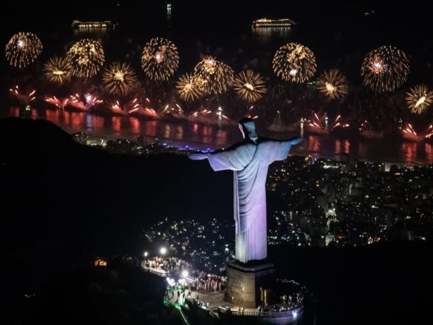 Réveillon do século: Rio de Janeiro reúne fogos, drones e mais de 5 milhões de pessoas