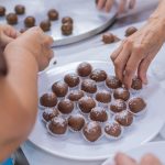 Por lei, chocolate agora exige mais cacau; regra divide opiniões de produtores