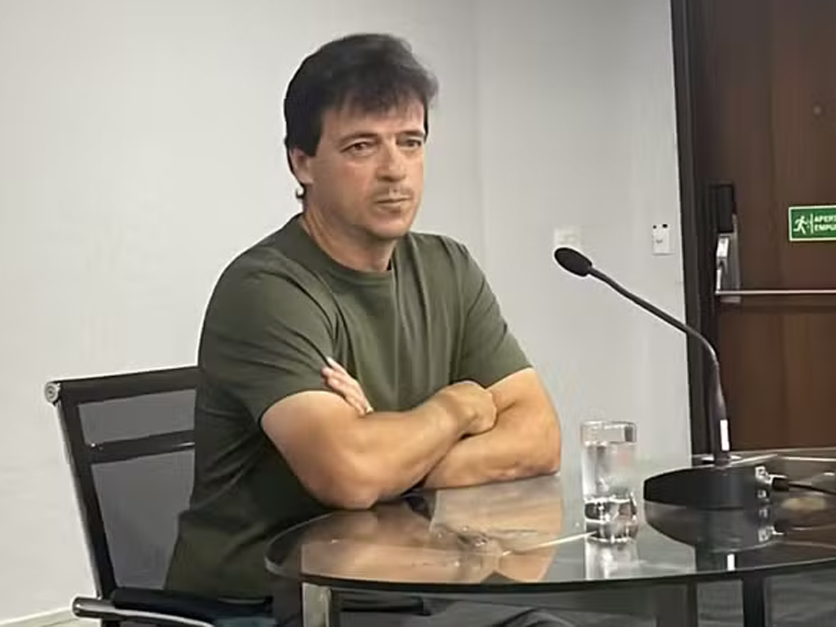 Fernando Diniz chorou em coletiva (Reprodução