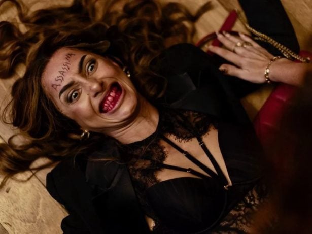 Superspoiler! Sofia dá o troco, faz Lola pagar pelos seus crimes e é presa no fim de “Beleza Fatal”