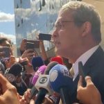 Lindbergh descarta votação da anistia no Congresso durante julgamento de Bolsonaro no STF