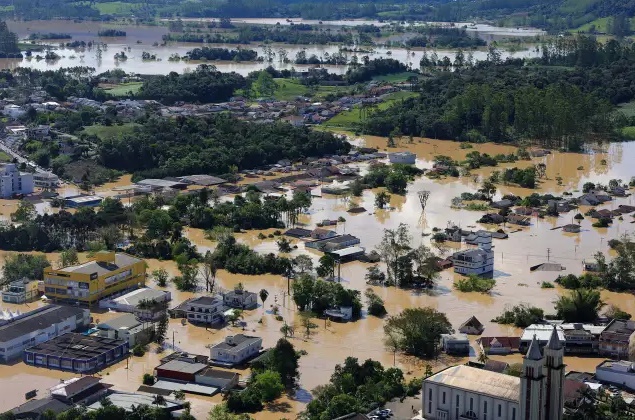 Temporal no RS: sobe para 24 o número de mortos; 14,5 mil pessoas estão fora de casa