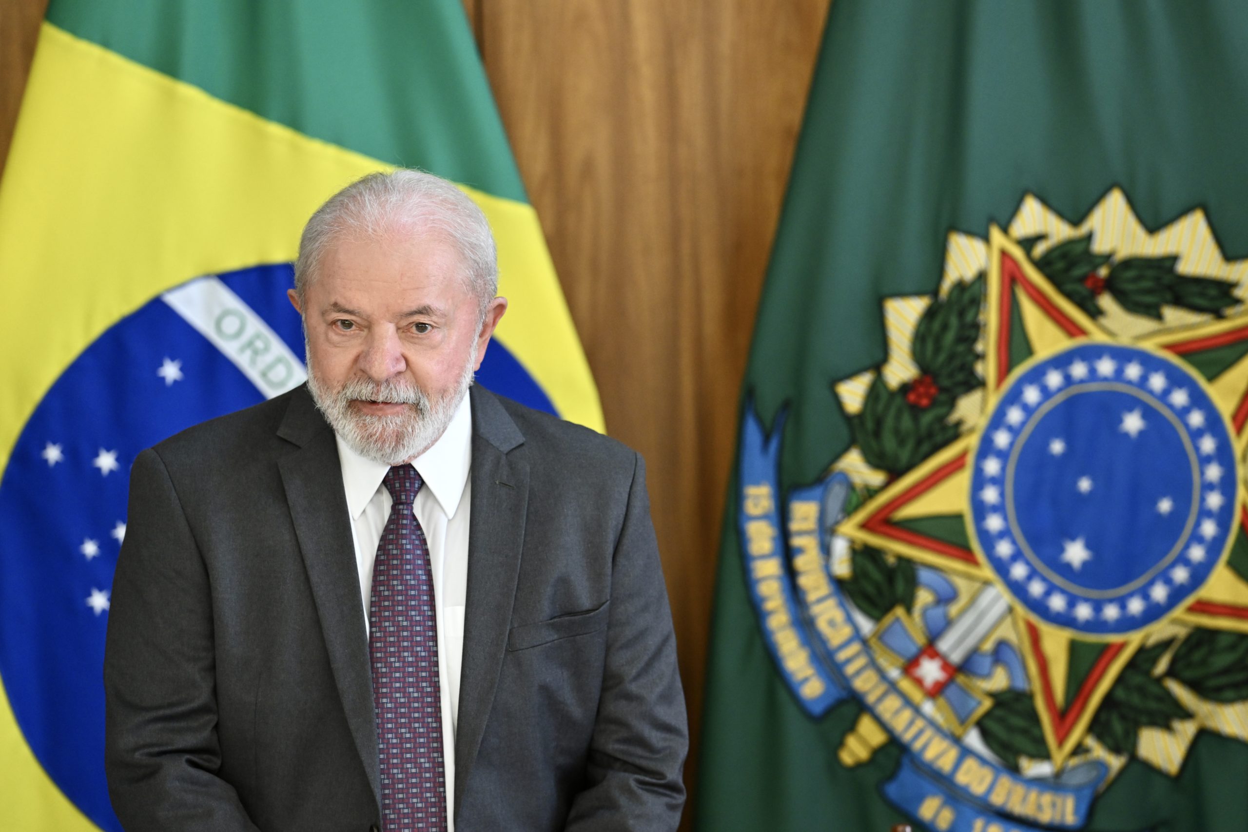 Brazilian President Luiz Inacio Lula da Silva participates in a meeting with journalists at Planalto Palace in Brasilia on April 6, 2023. (Photo by EVARISTO SA / AFP)