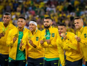Qual jogador colocou à venda a 1ª medalha de ouro do futebol brasileiro nas Olimpíadas?