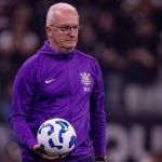 Clássico cobra caro: Corinthians confirma lesão de Depay e Carrillo; saiba mais