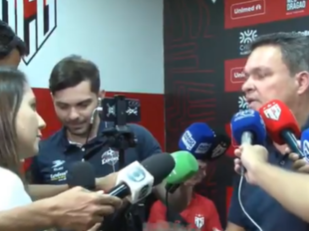 Presidente do Atlético-GO dá resposta machista a repórter e ela deixa entrevista