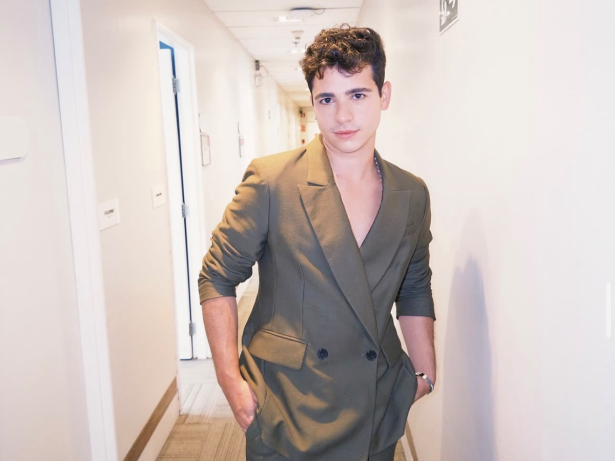 Vítima de homofobia, João Victor Gonçalves defende representatividade LGBT+ nas novelas