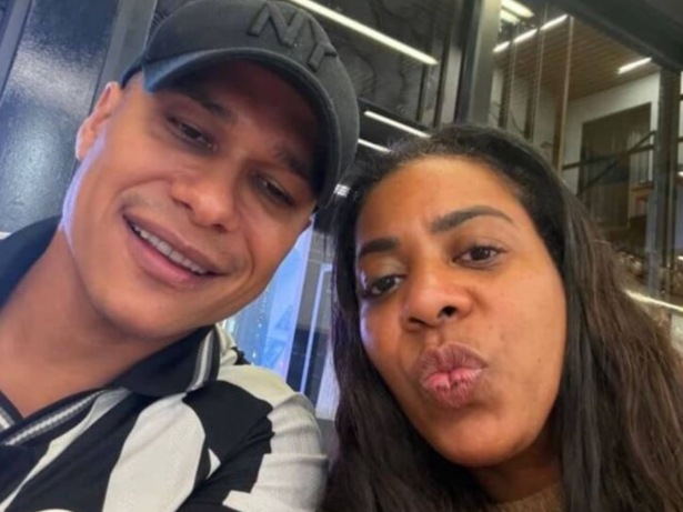 Mãe de Vini Jr. posta foto com ex de Jojo Todynho e apaga minutos depois