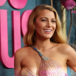 Blake Lively é processada após acusar firma de mandar “exército digital” atrás dela