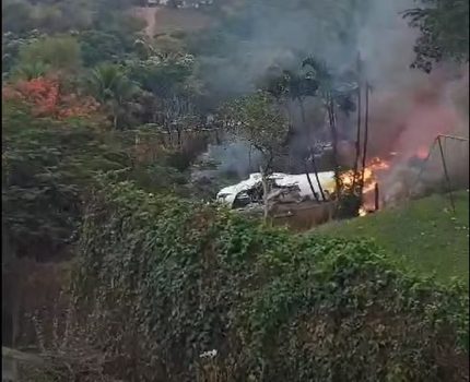 Pilotos comentam o que levou à queda de avião em Vinhedo (SP): “Formação de gelo”. Ouça!