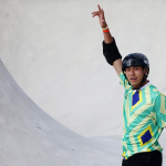 Augusto Akio, o “Japinha”, brilha em Paris e leva o bronze no skate park