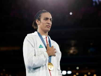 Atleta da Argélia envolvida em polêmica de gênero ganha o ouro no boxe