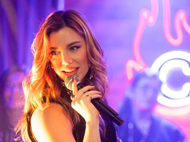 Seis dias após o fim de “Vale Tudo”, Alice Wegmann volta às telas em “Rensga Hits!”