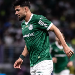 Herói da Libertadores, Flaco López renova contrato com o Palmeiras até 2029