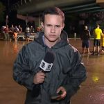Repórter da Globo é hostilizado durante cobertura da tragédia no RS